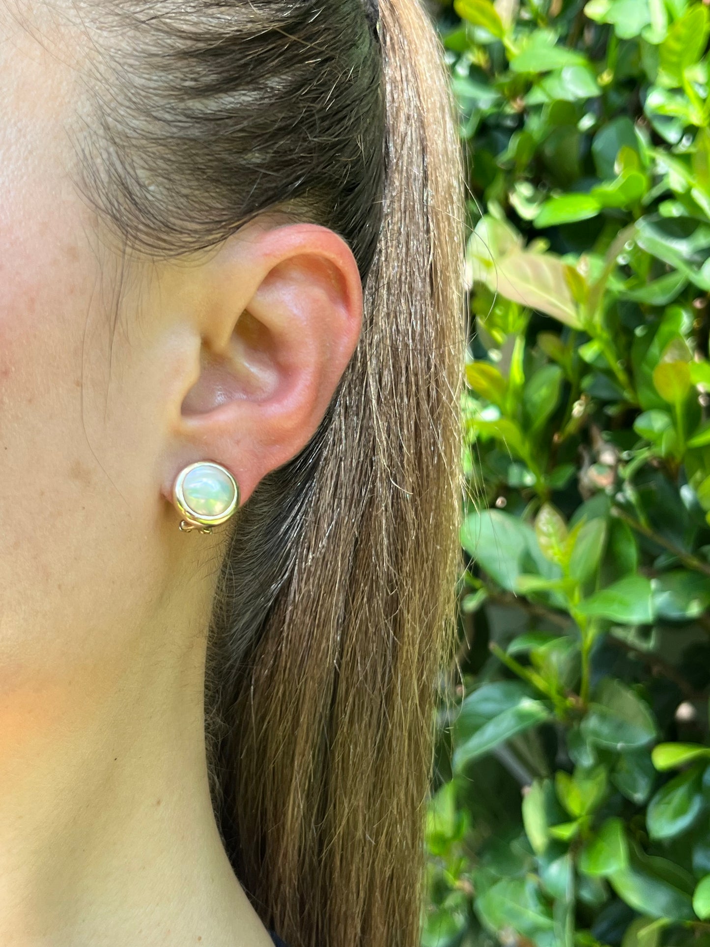Vintage, 9K gold mabé pearl clip-on earrings