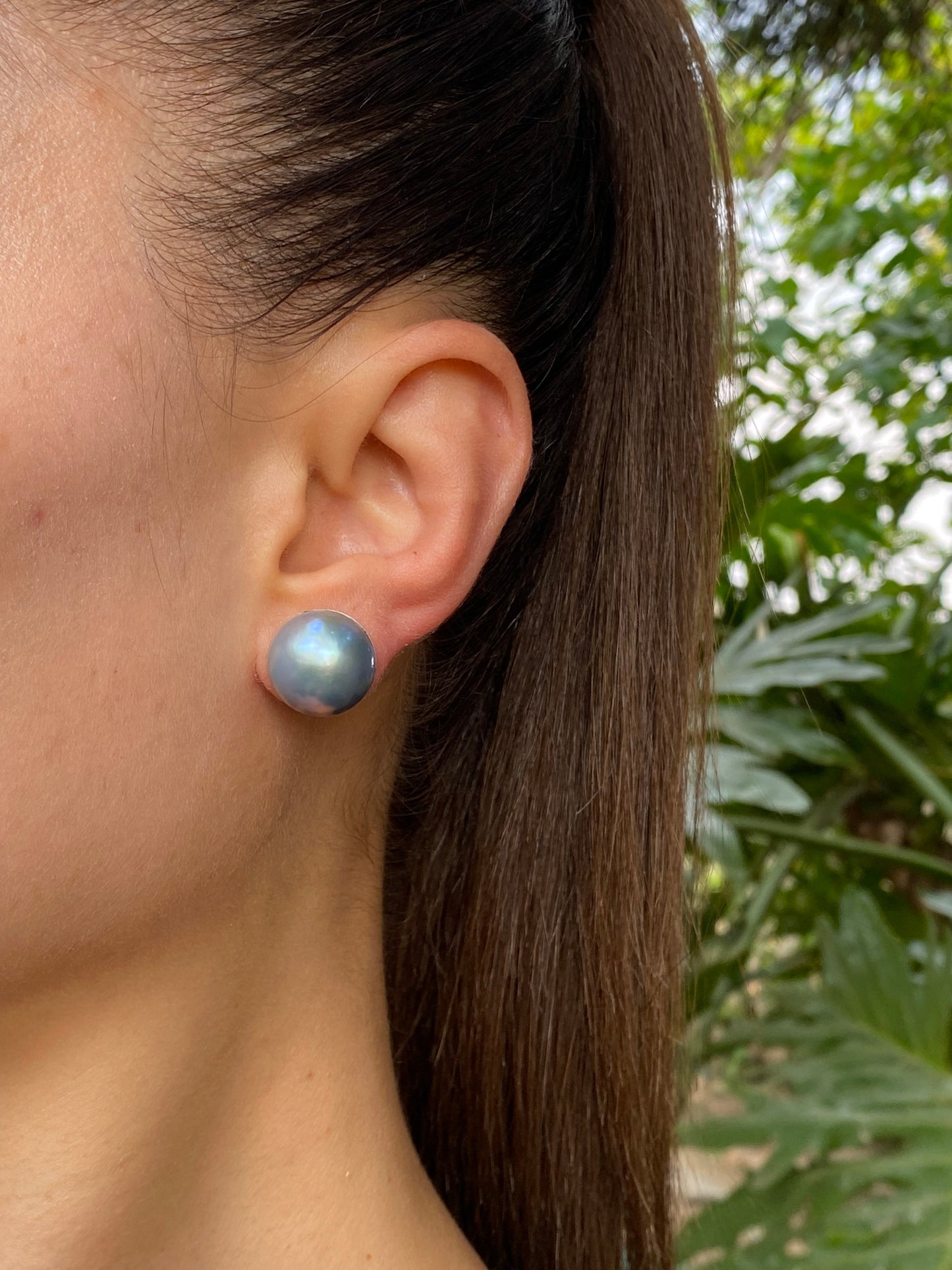 Vintage, 18K gold round mabé pearl stud earrings, circa 1980's