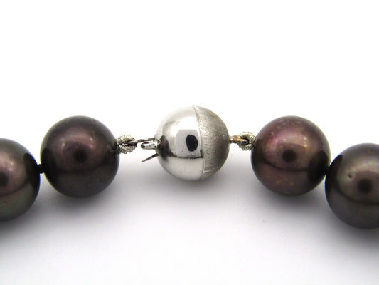 Estate, 9K gold Tahitian pearl necklace by Jack Friedman