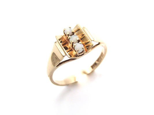 Mid-century, 9K gold opal ring by Zeeta