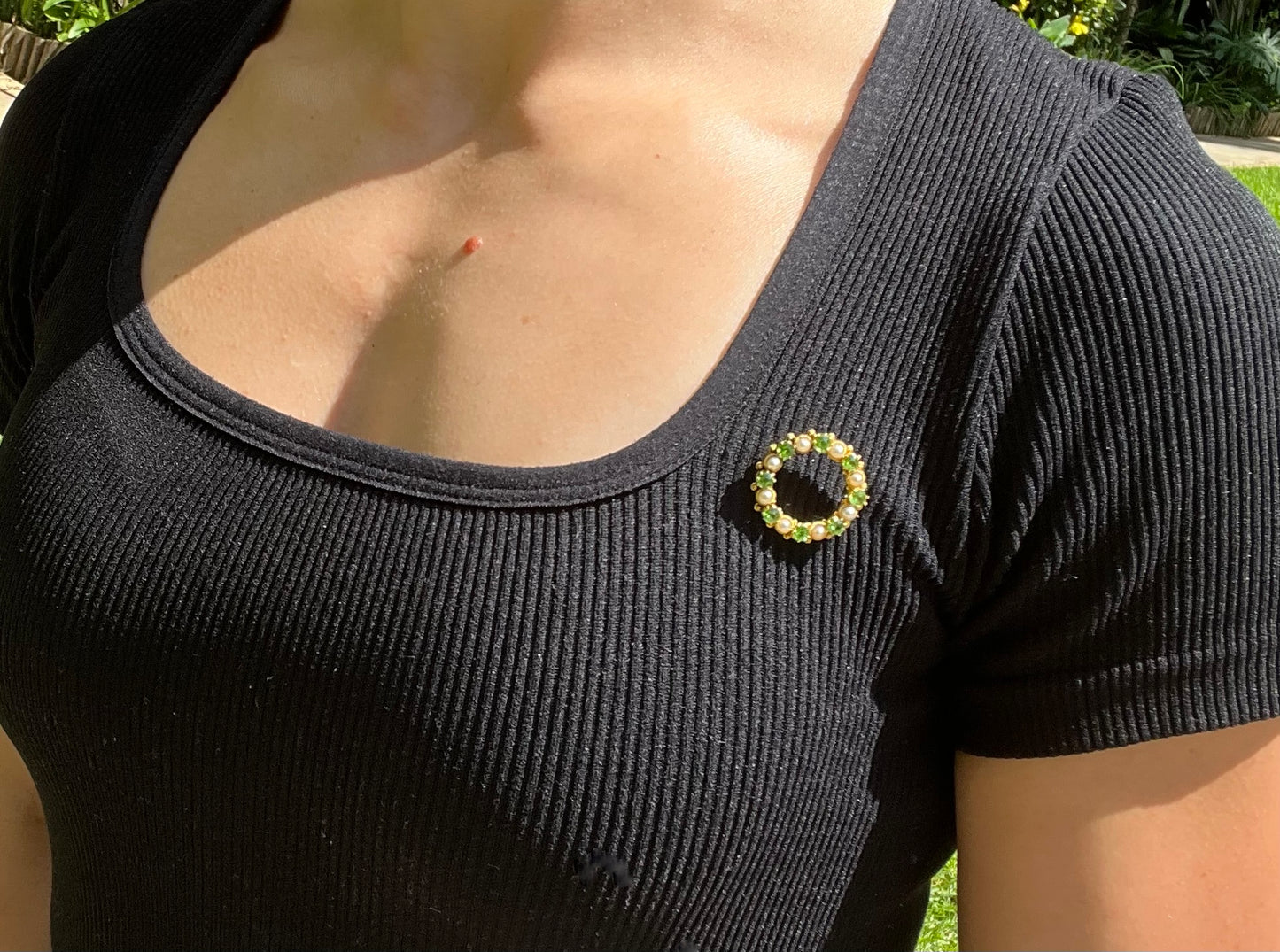 Edwardian, 18K gold demantoid garnet and pearl circle brooch