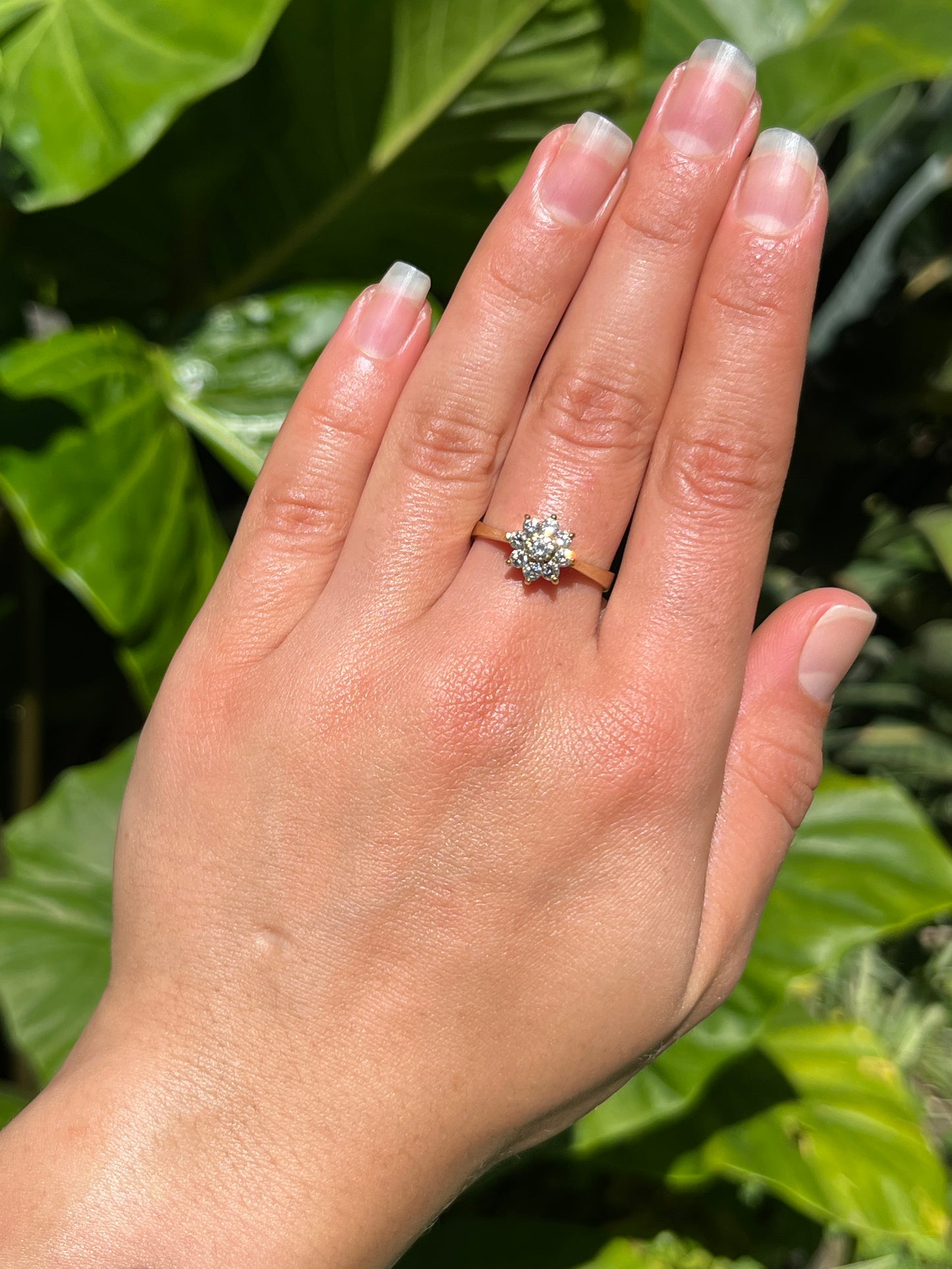 Vintage, 18K gold diamond 'flower' ring