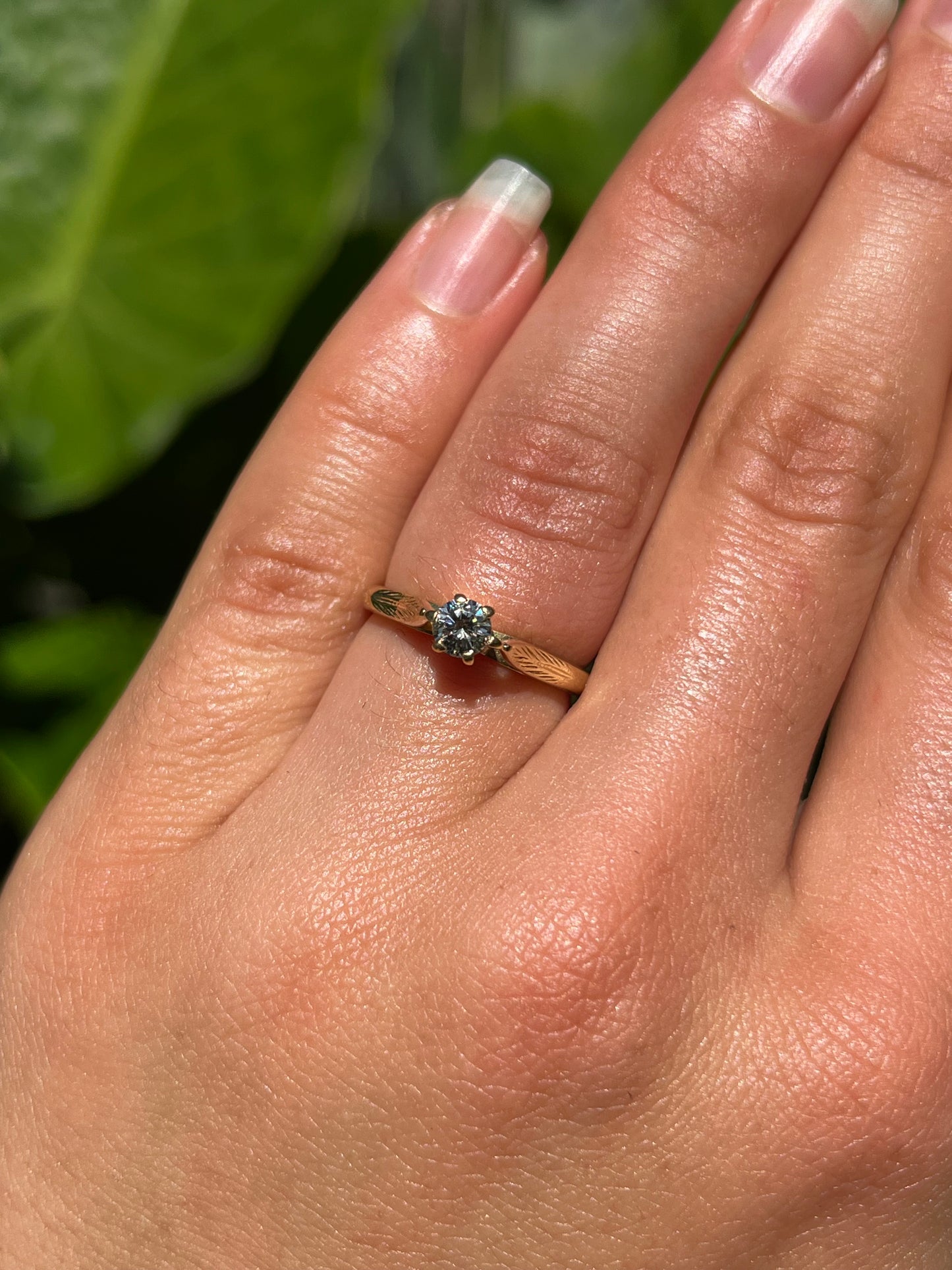 Mid-century, 18K gold diamond solitaire ring