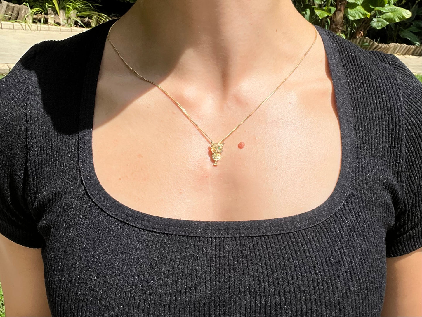 Vintage, 18K gold emerald and diamond cat pendant