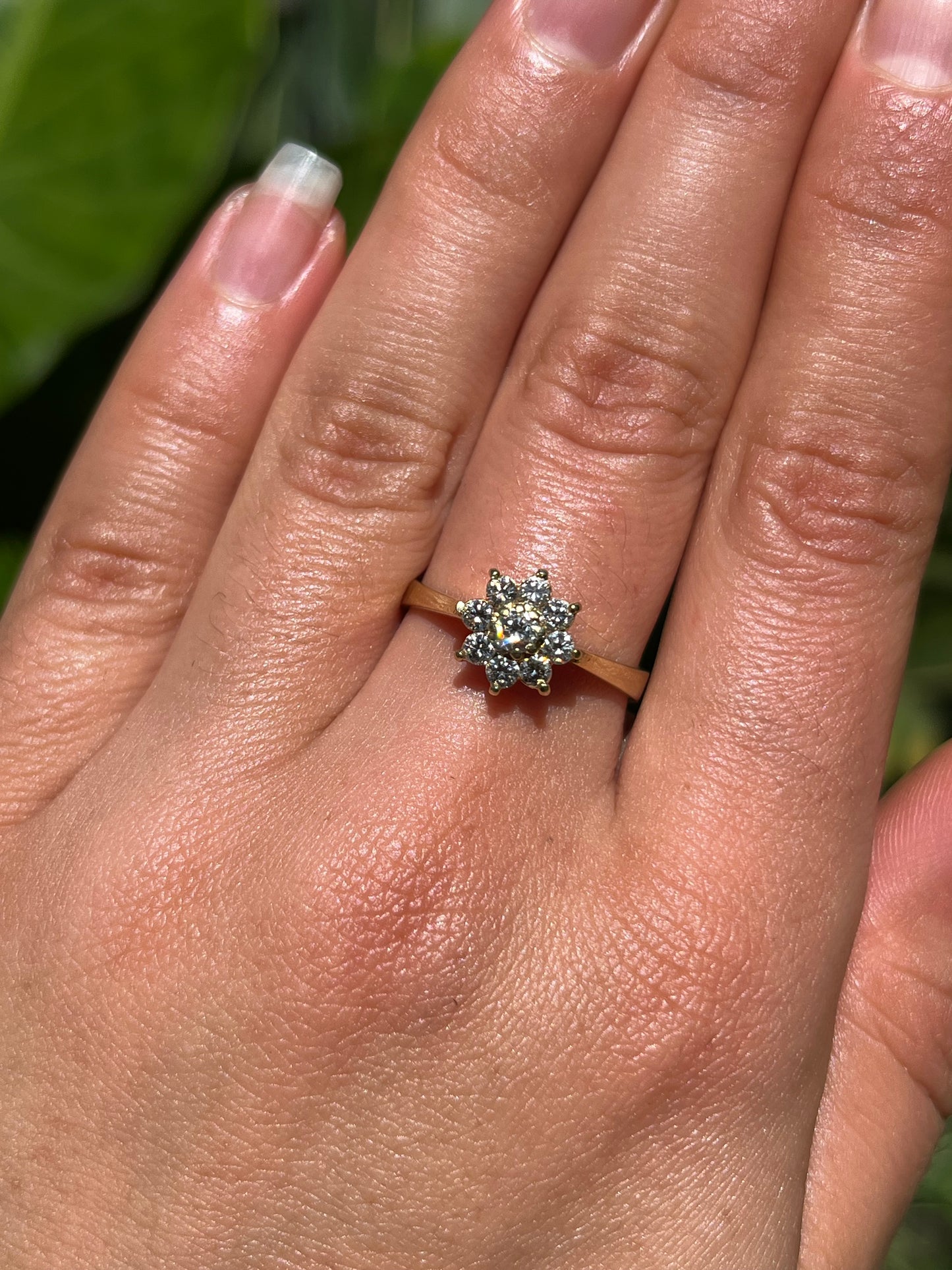 Vintage, 18K gold diamond 'flower' ring