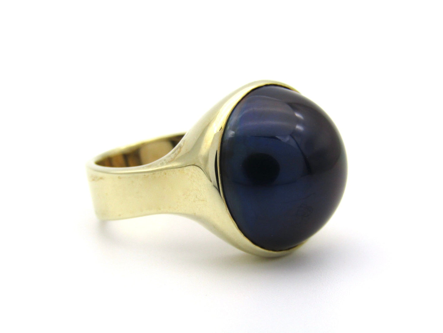 Vintage, 9K gold round mabé pearl ring, circa 1980's