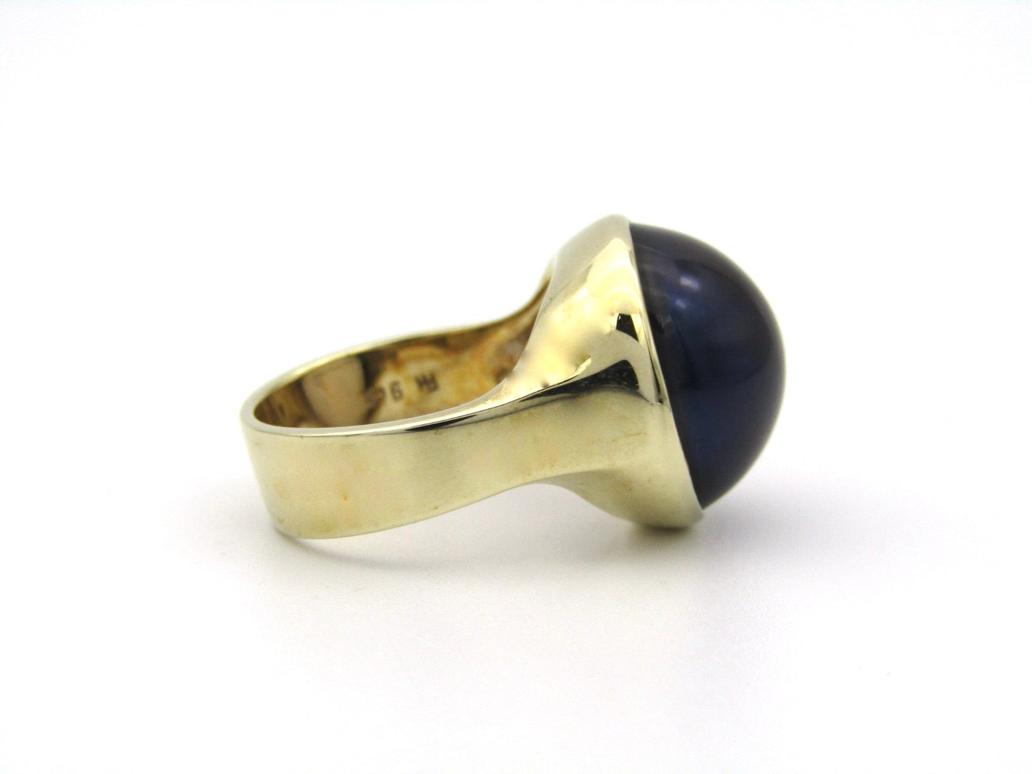 Vintage, 9K gold round mabé pearl ring, circa 1980's