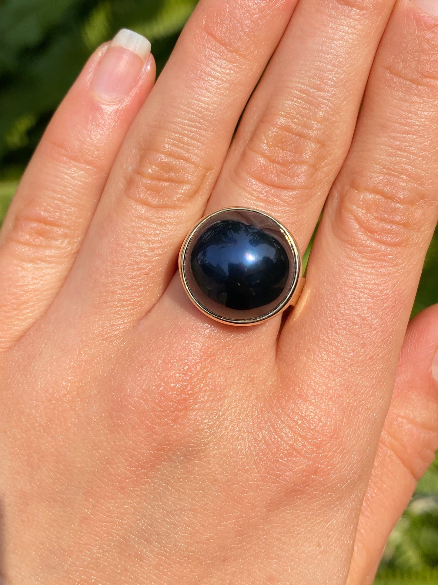 Vintage, 9K gold round mabé pearl ring, circa 1980's