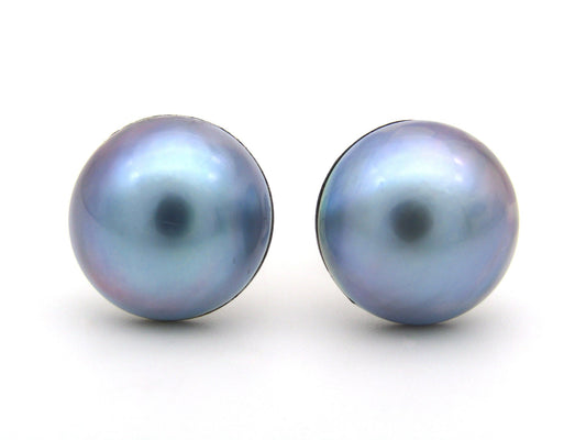 Vintage, 18K gold round mabé pearl stud earrings, circa 1980's