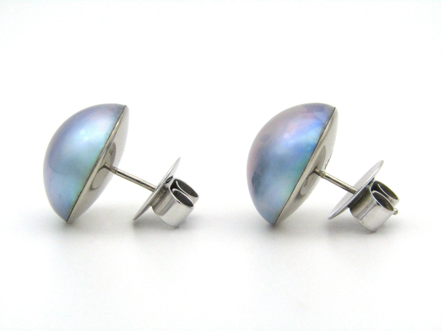 Vintage, 18K gold round mabé pearl stud earrings, circa 1980's