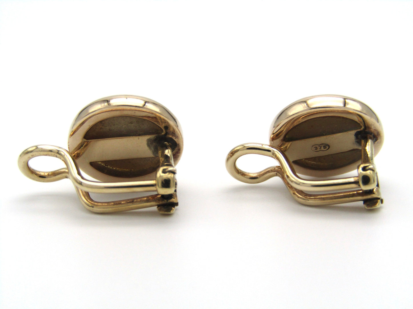 Vintage, 9K gold mabé pearl clip-on earrings