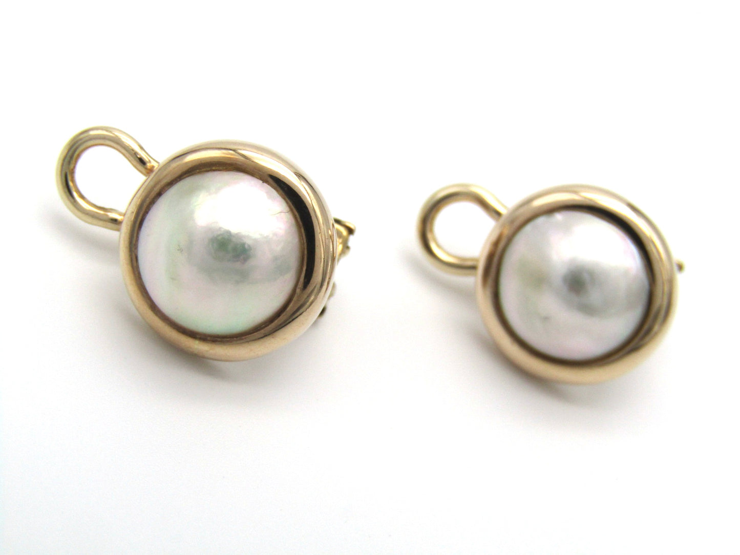 Vintage, 9K gold mabé pearl clip-on earrings