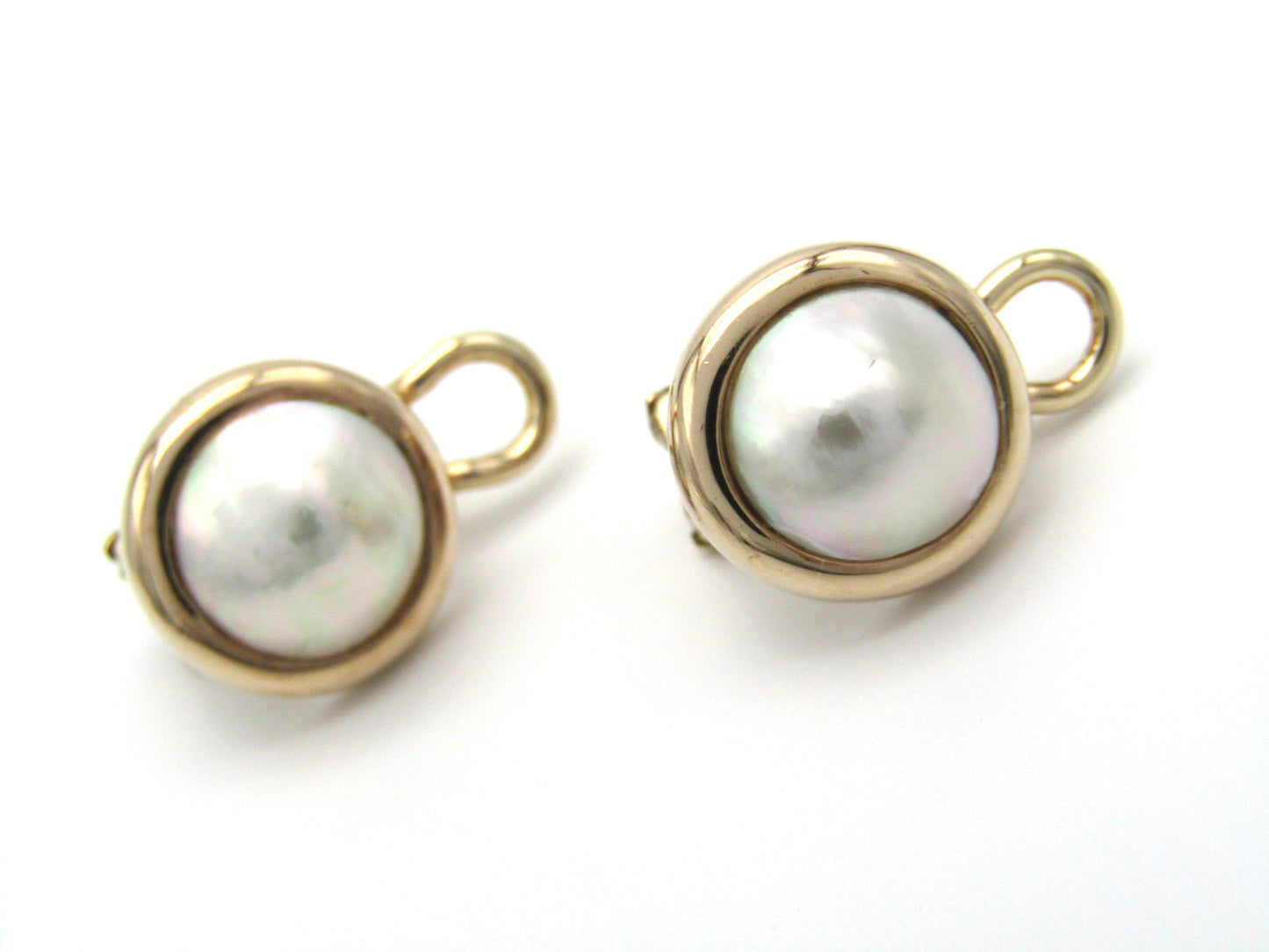 Vintage, 9K gold mabé pearl clip-on earrings