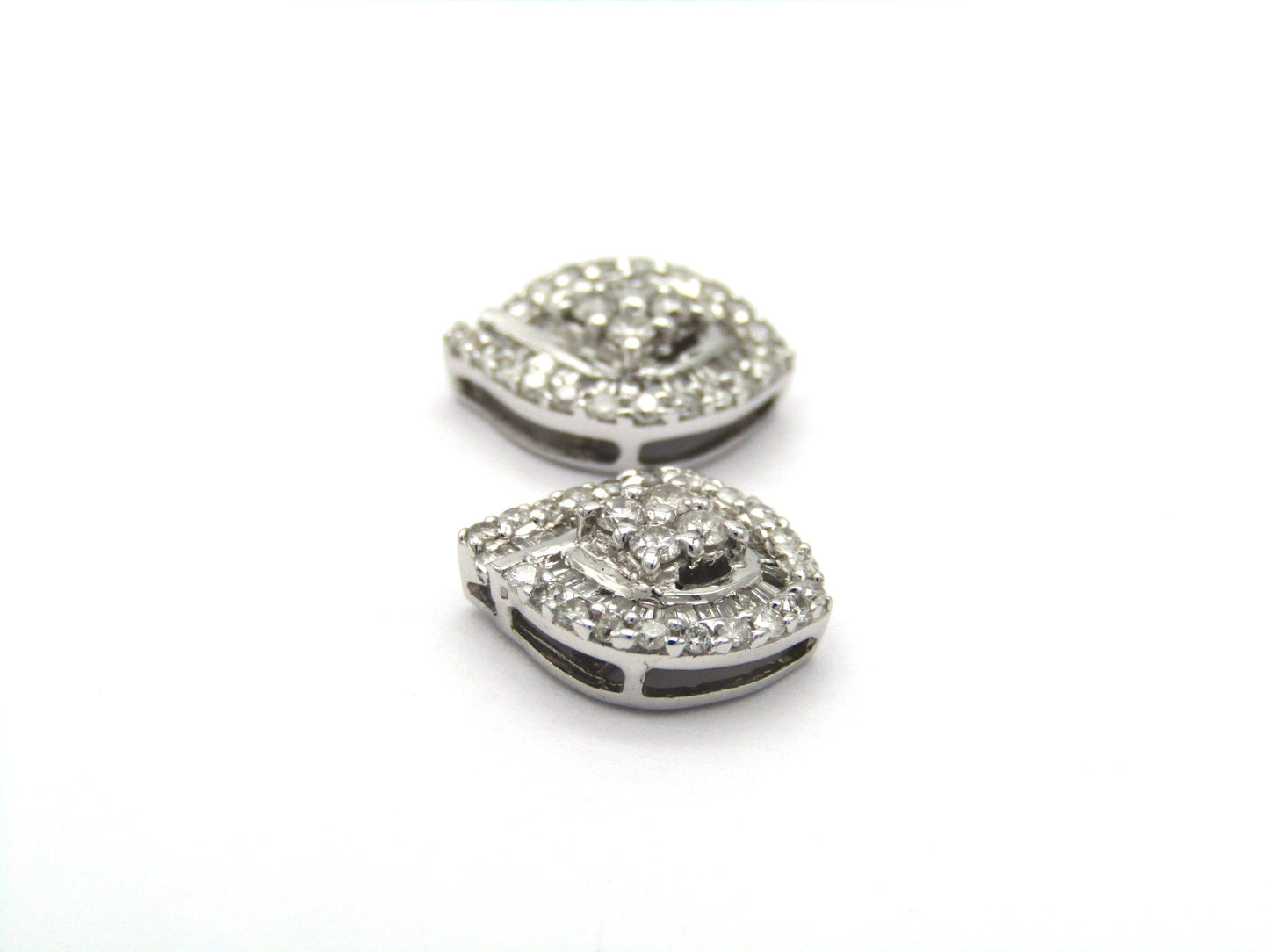 Estate, 18K gold diamond stud earrings