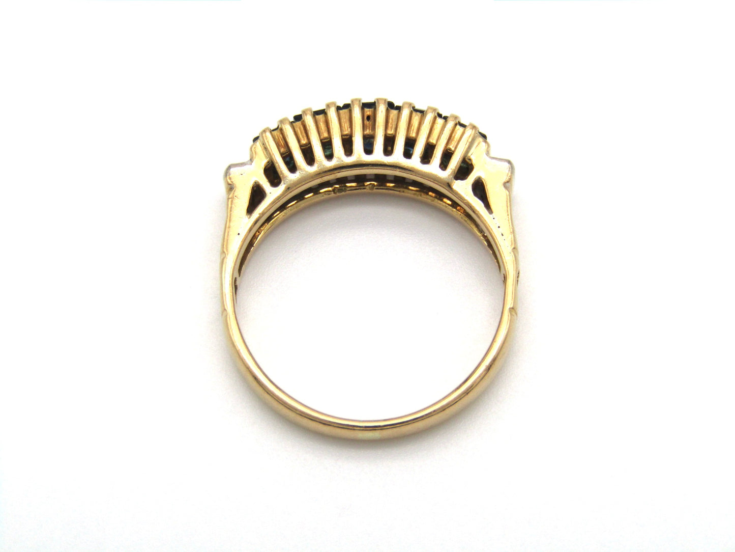 Vintage, 18K gold sapphire and diamond ring