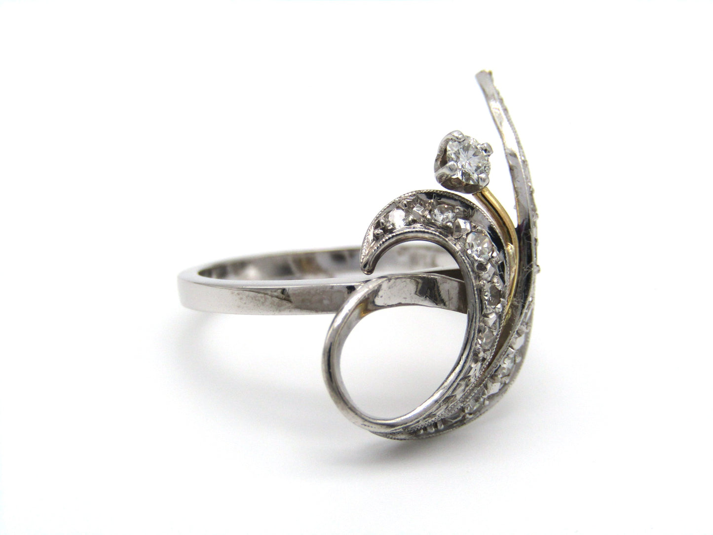 Edwardian, 18K gold diamond 'tulip' ring