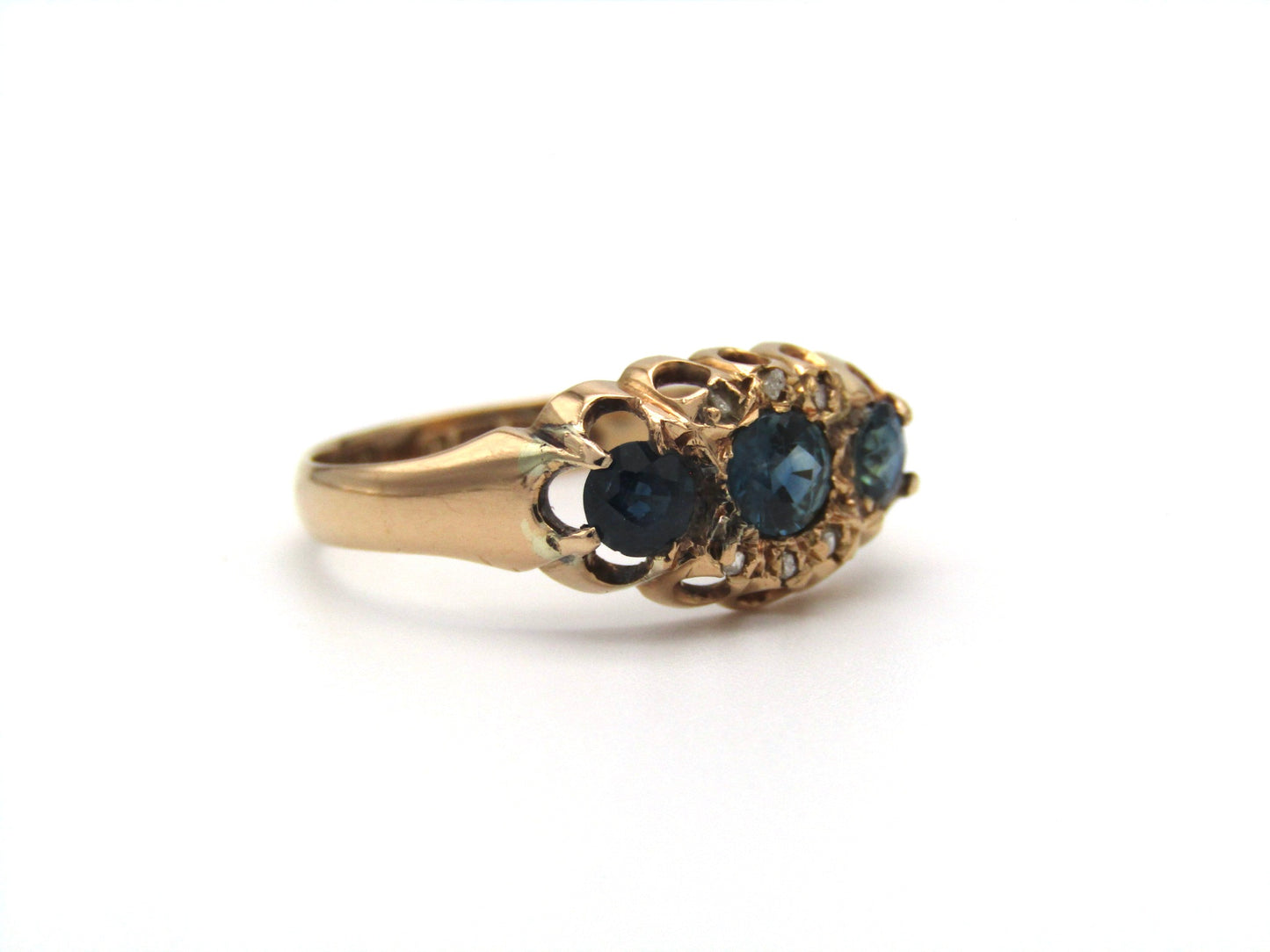 Edwardian, 18K gold sapphire and diamond ring, Chester, 1905, by John Henry Wynn
