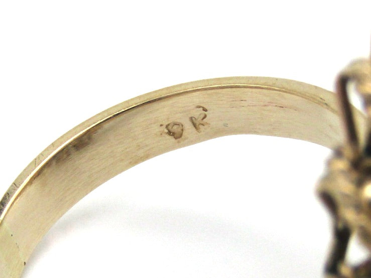 Mid-century, 9K gold 'Thai Princess' sapphire ring