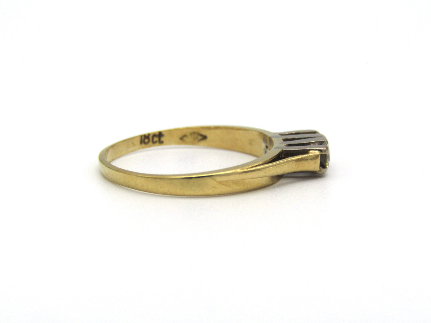 Vintage, 18K gold diamond ring