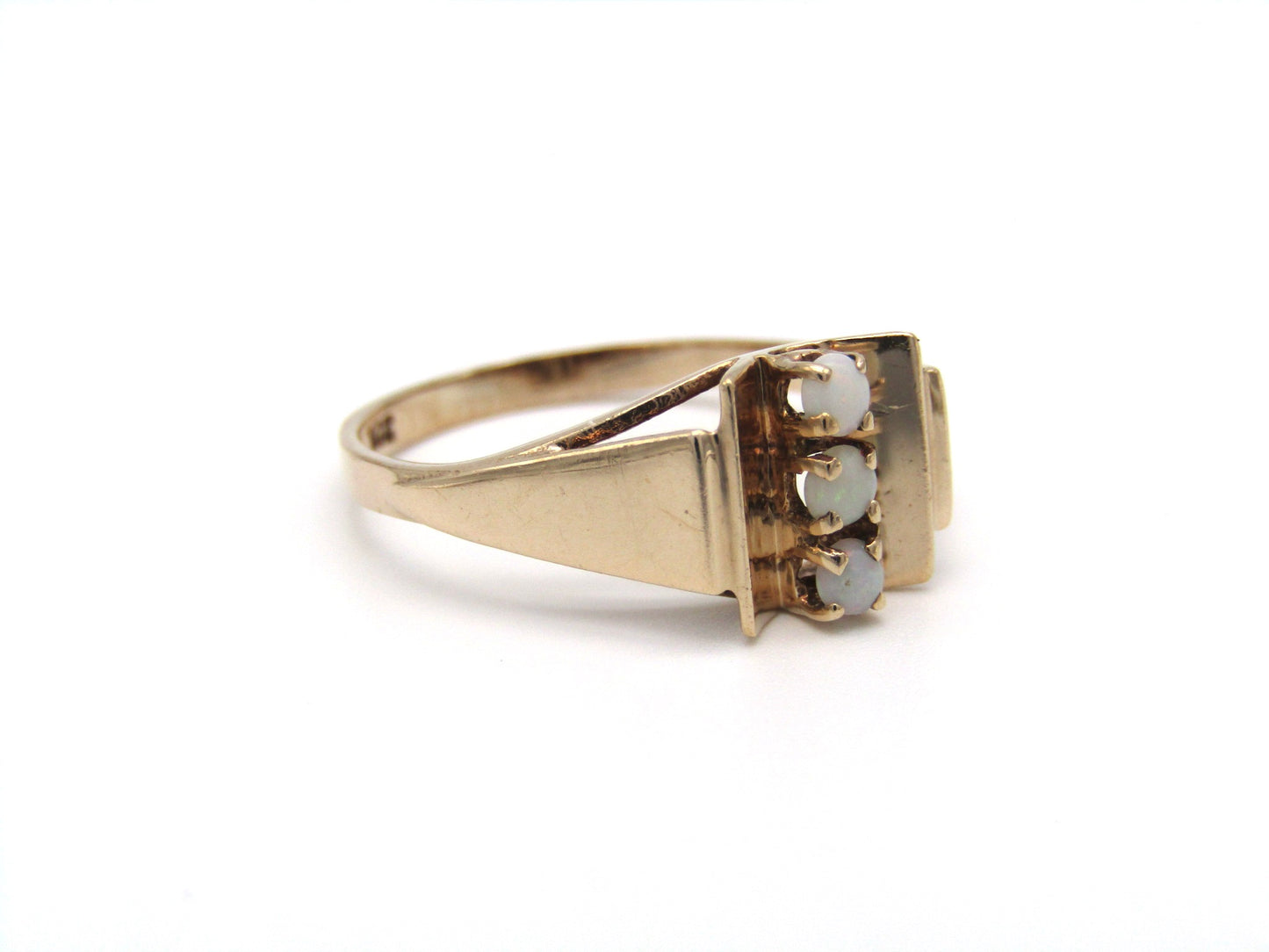 Mid-century, 9K gold opal ring by Zeeta