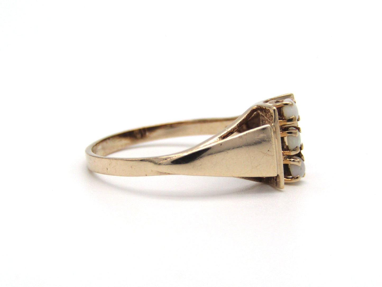 Mid-century, 9K gold opal ring by Zeeta