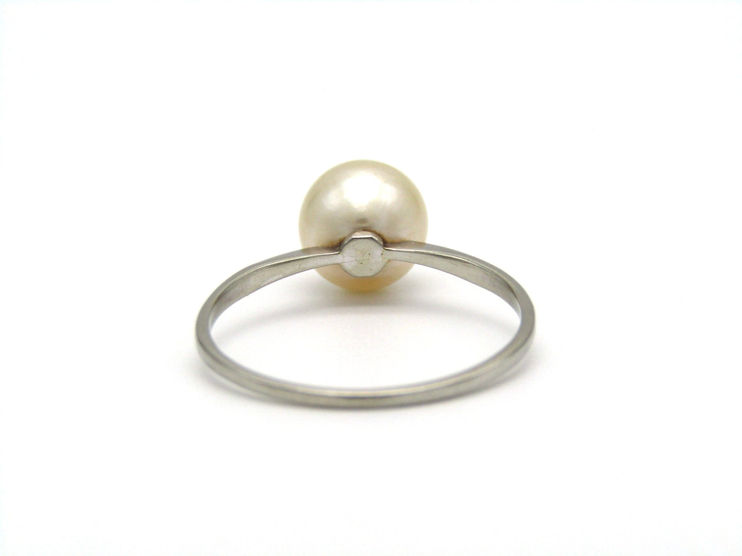 Vintage, 18K gold Akoya pearl ring