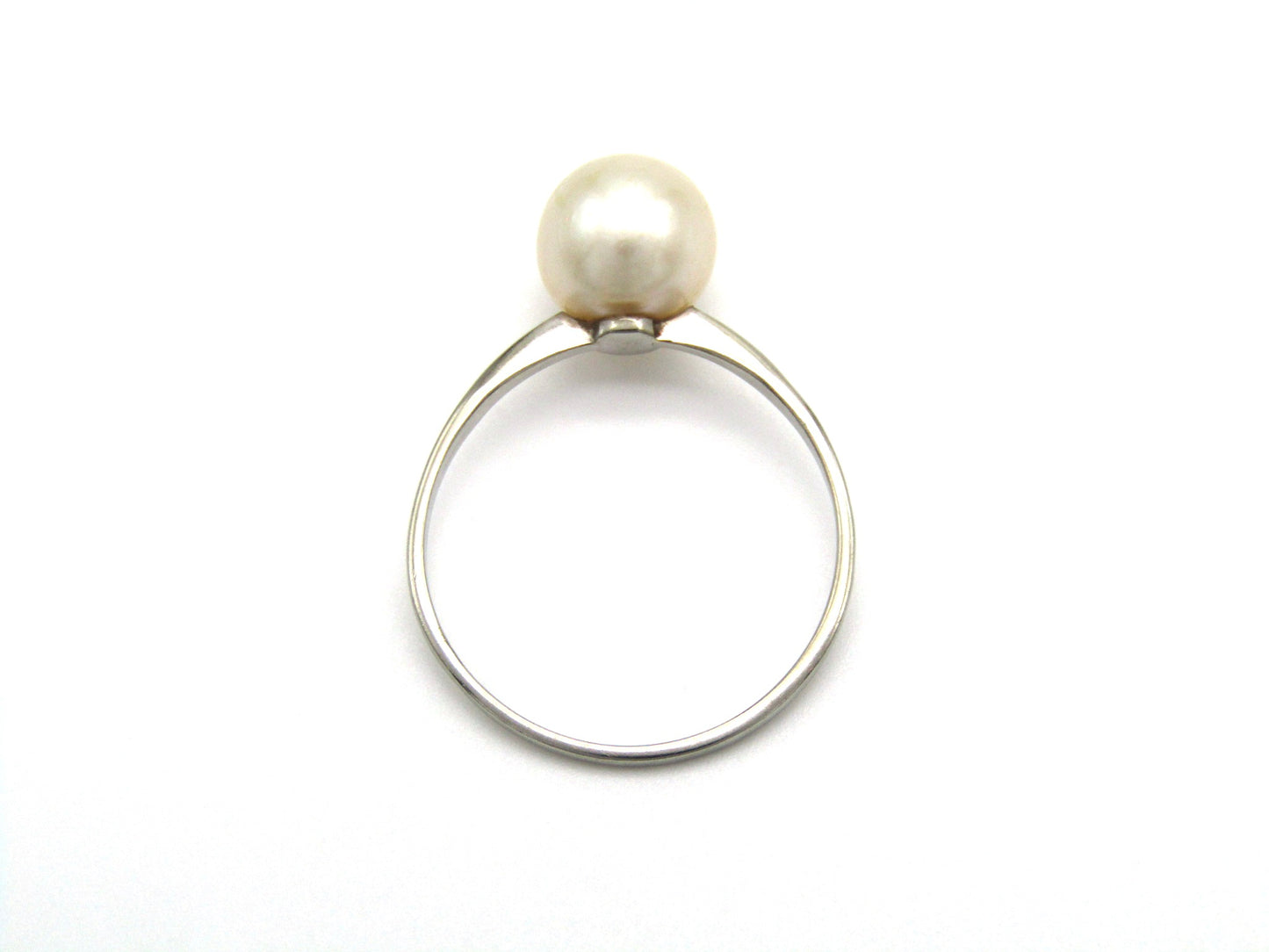 Vintage, 18K gold Akoya pearl ring