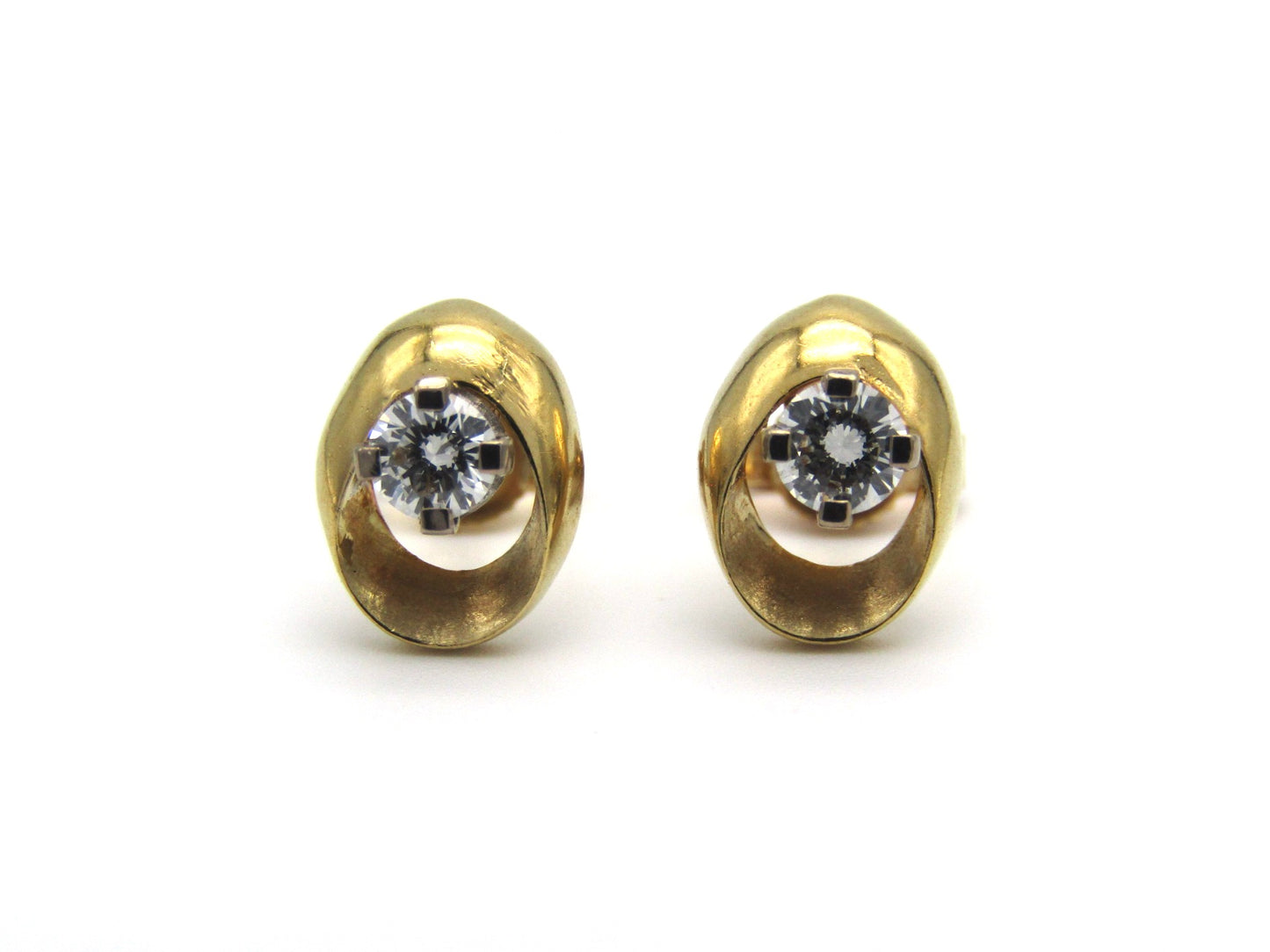Mid-century, 18K gold diamond stud earrings