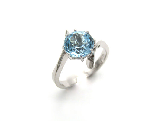 Estate, 18K gold aquamarine bypass ring
