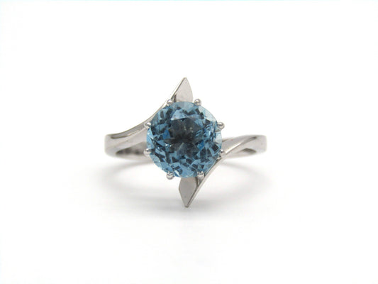 Estate, 18K gold aquamarine bypass ring