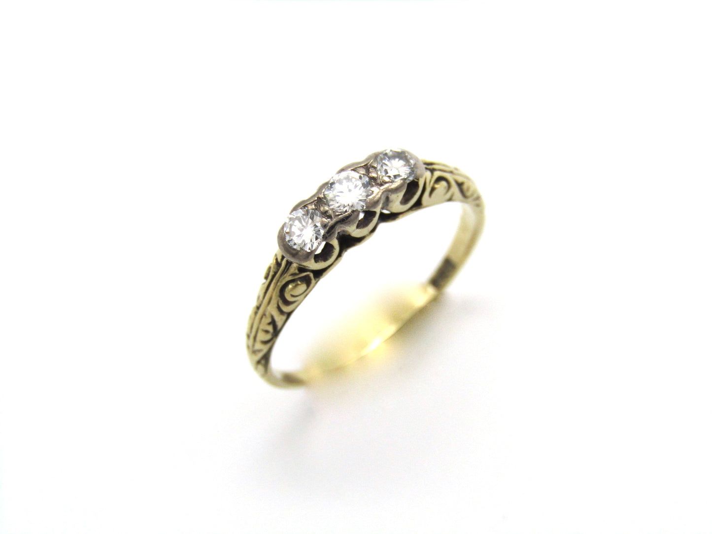 Mid-century, 14K gold diamond trilogy ring
