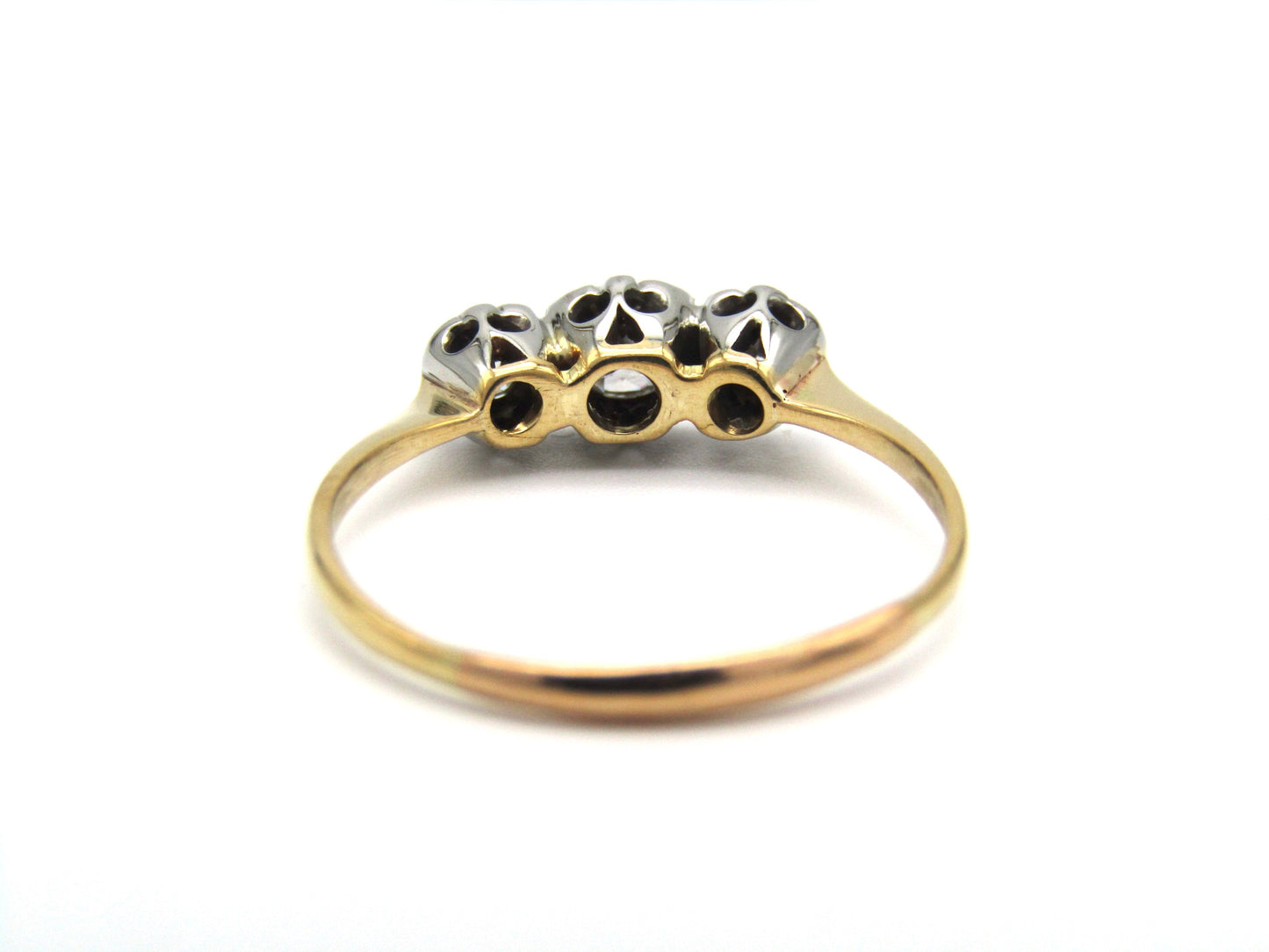 Victorian, 18K gold diamond trilogy ring