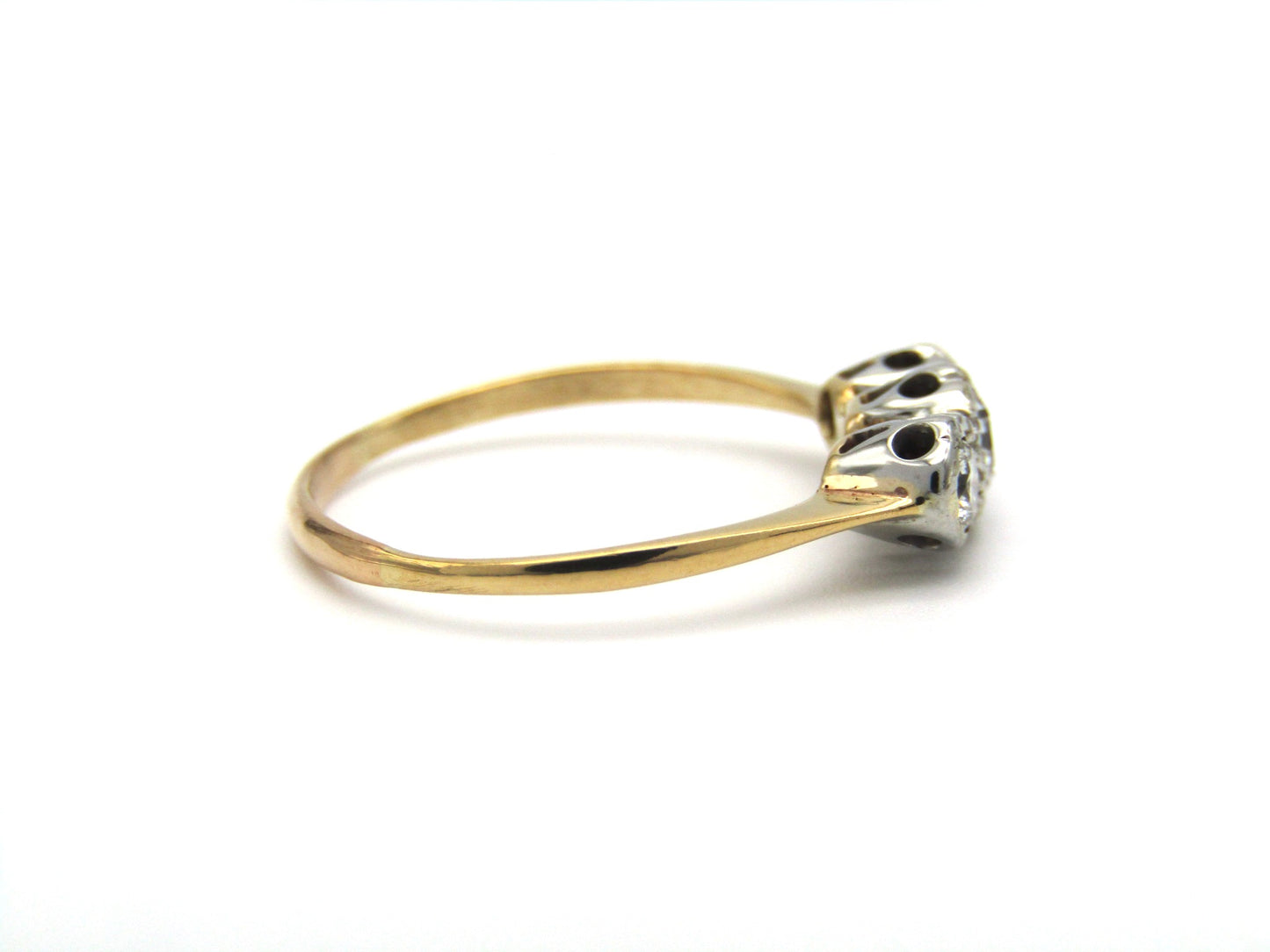 Victorian, 18K gold diamond trilogy ring