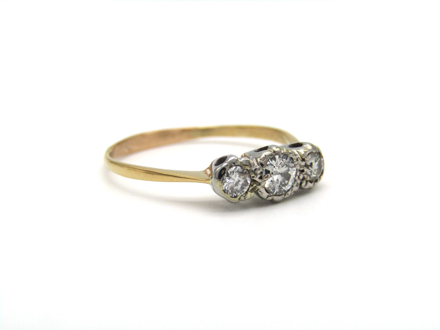 Victorian, 18K gold diamond trilogy ring