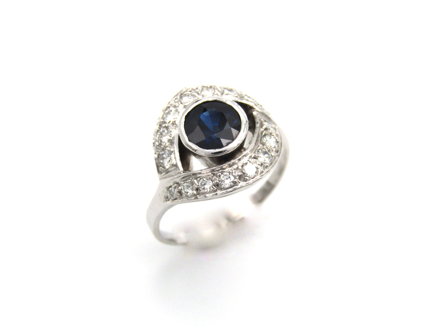 Mid-century, 18K gold sapphire and diamond ring