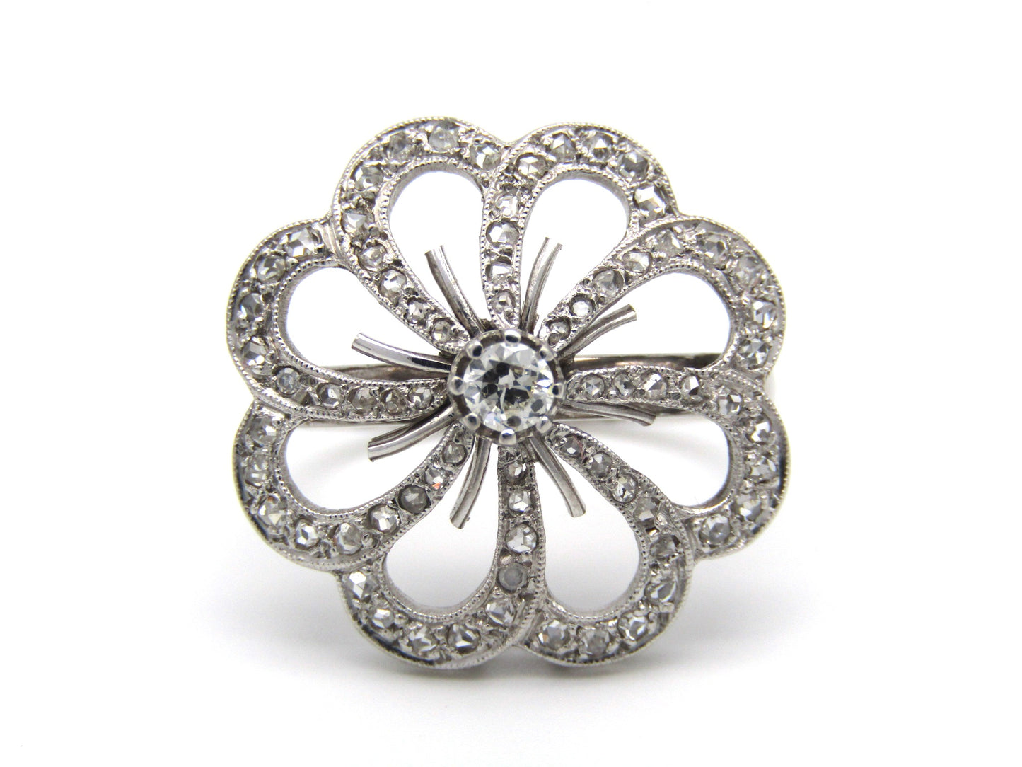Mid-century, 18K gold diamond flower ring