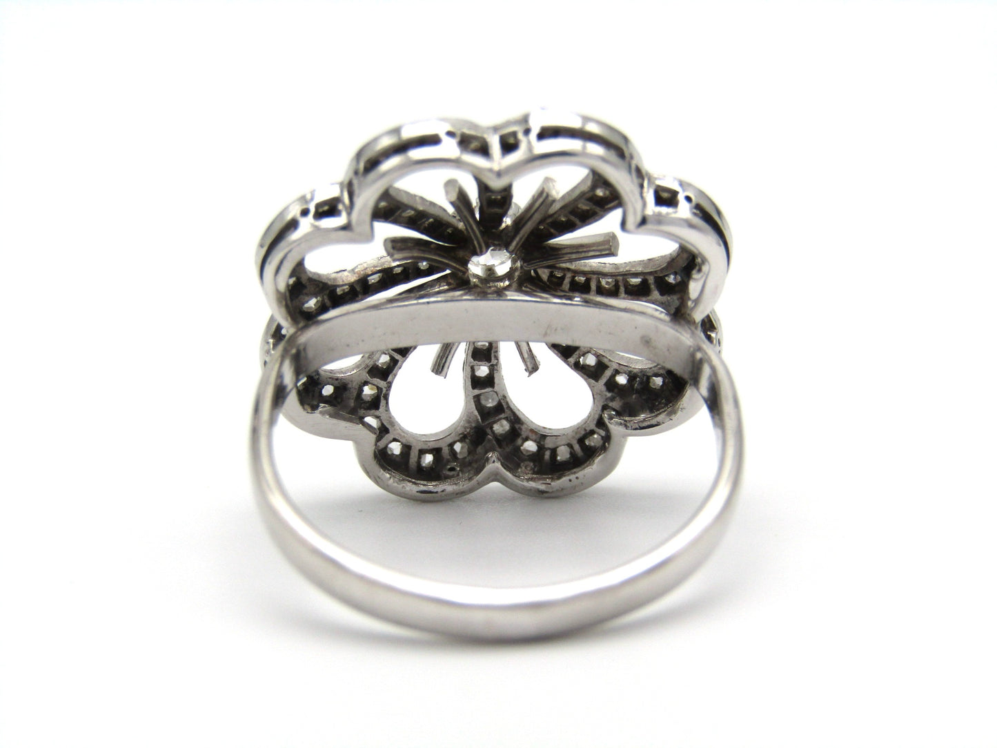 Mid-century, 18K gold diamond flower ring