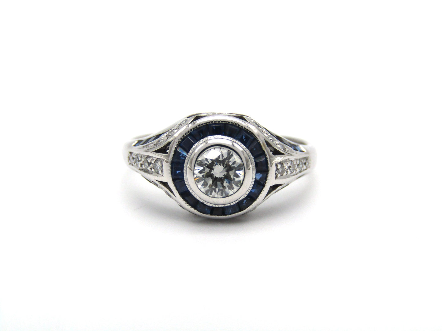 Art Deco, 18K gold diamond and sapphire ring