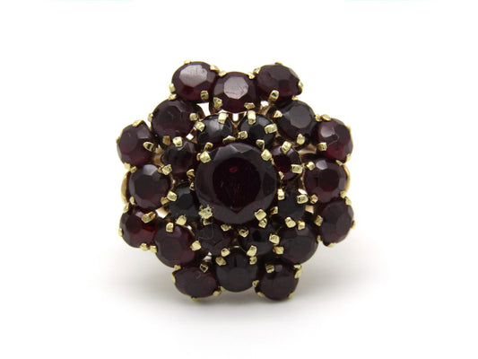 Vintage, 9K gold almandine garnet ring