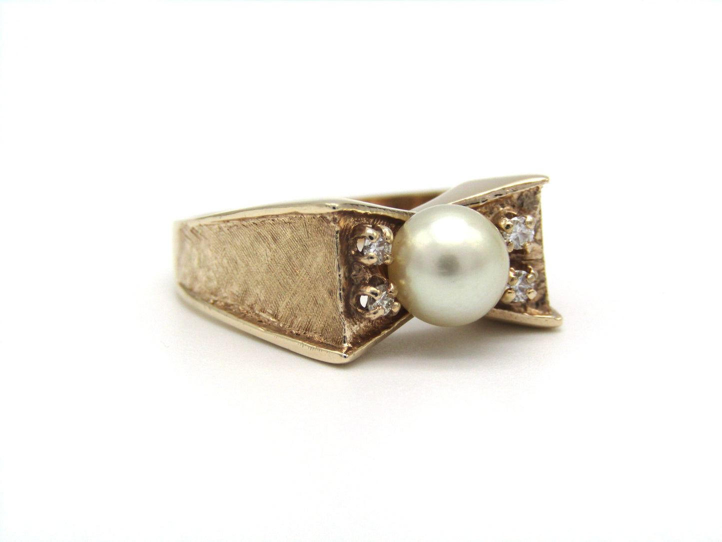 Vintage, 9K gold Akoya pearl and diamond ring