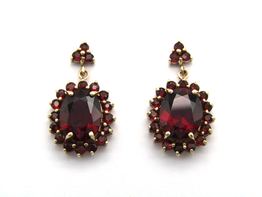 Vintage, 9K gold garnet dangle earrings