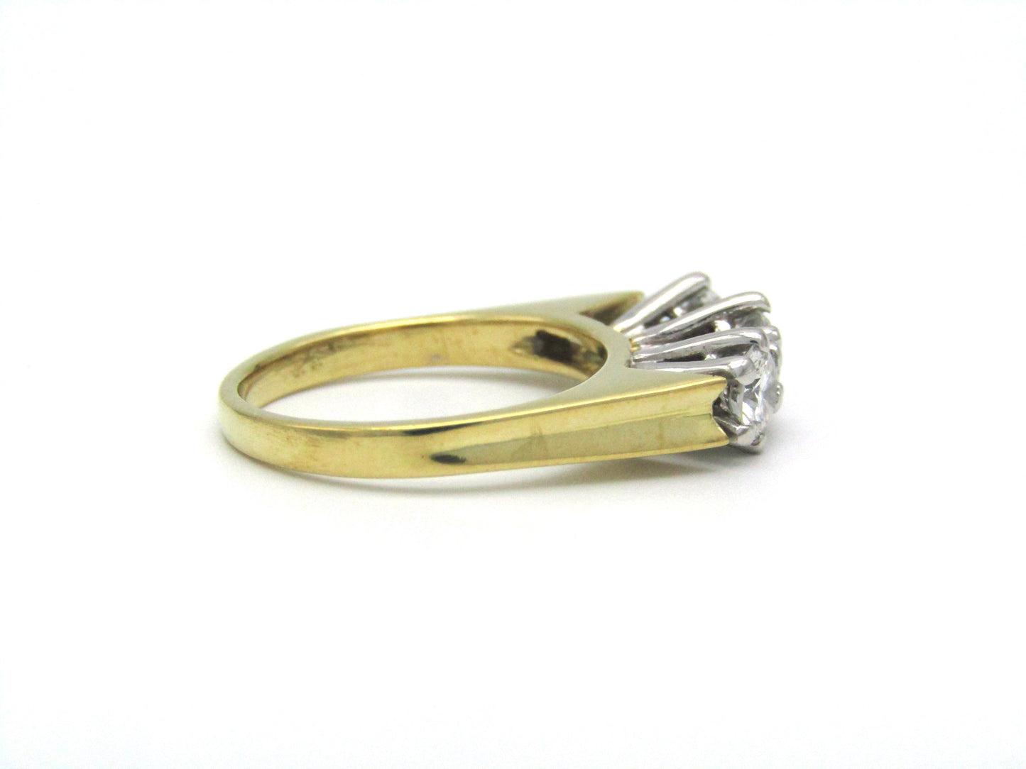 Vintage, 18K gold diamond trilogy ring