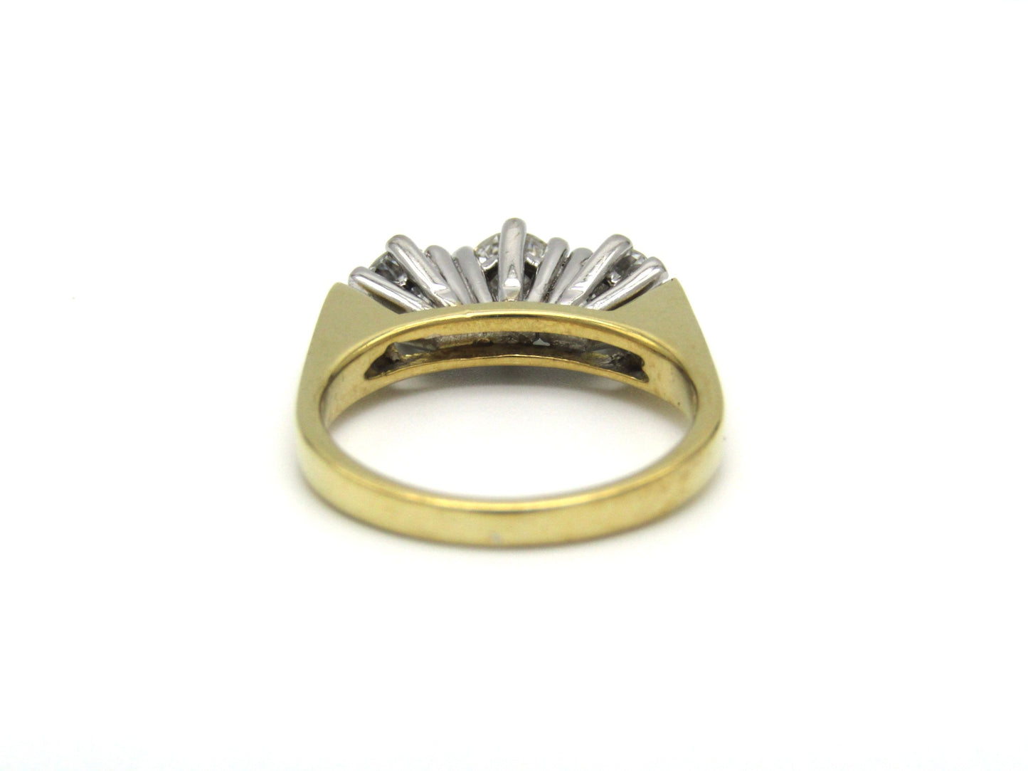Vintage, 18K gold diamond trilogy ring