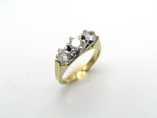 Vintage, 18K gold diamond trilogy ring