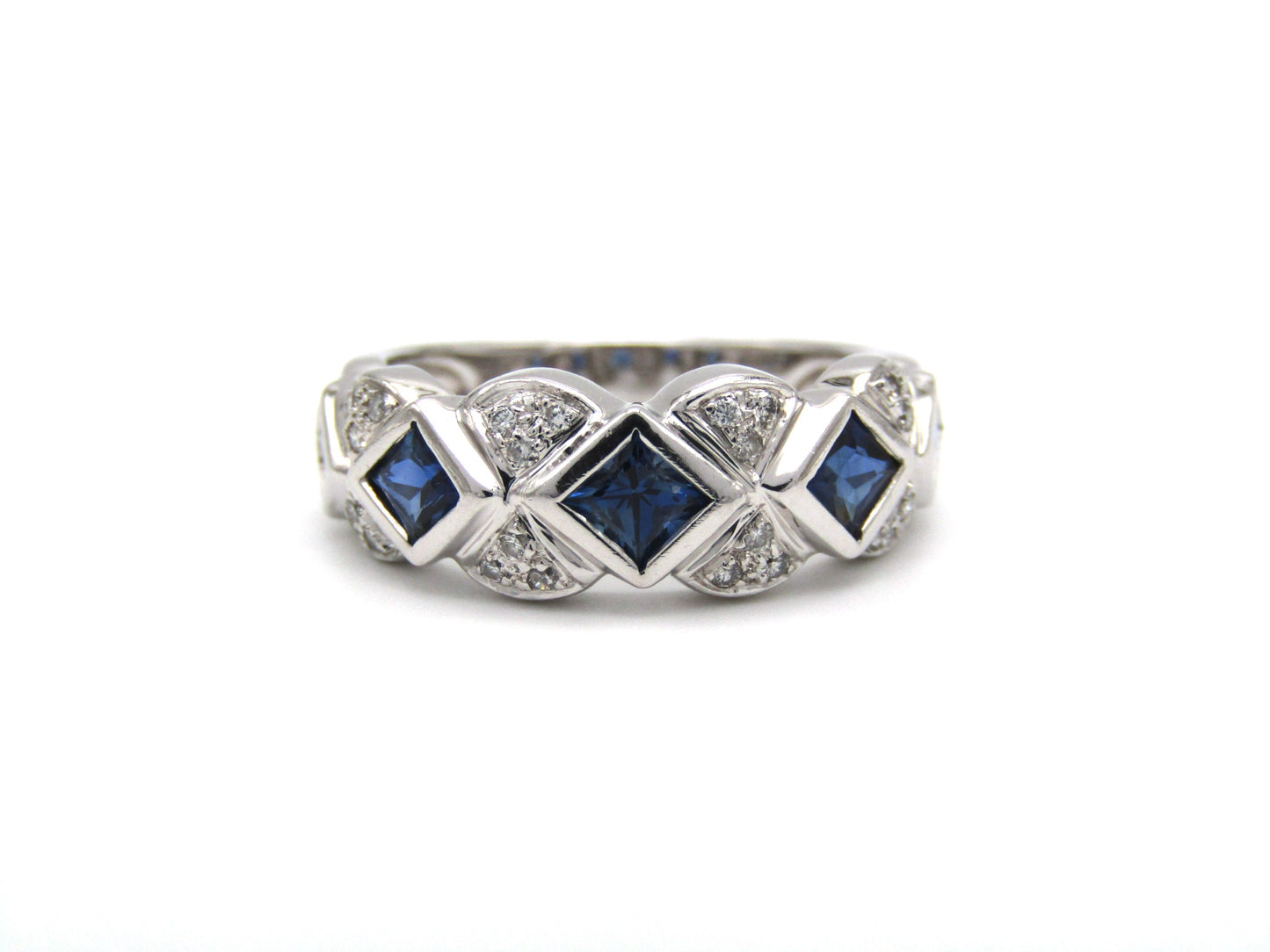 Estate, 18K gold sapphire and diamond ring