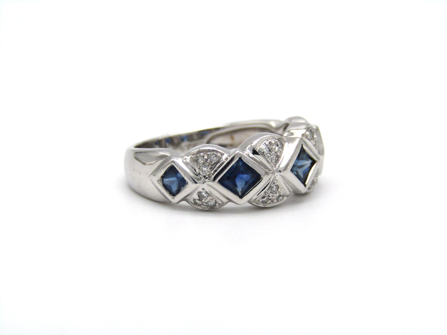 Estate, 18K gold sapphire and diamond ring