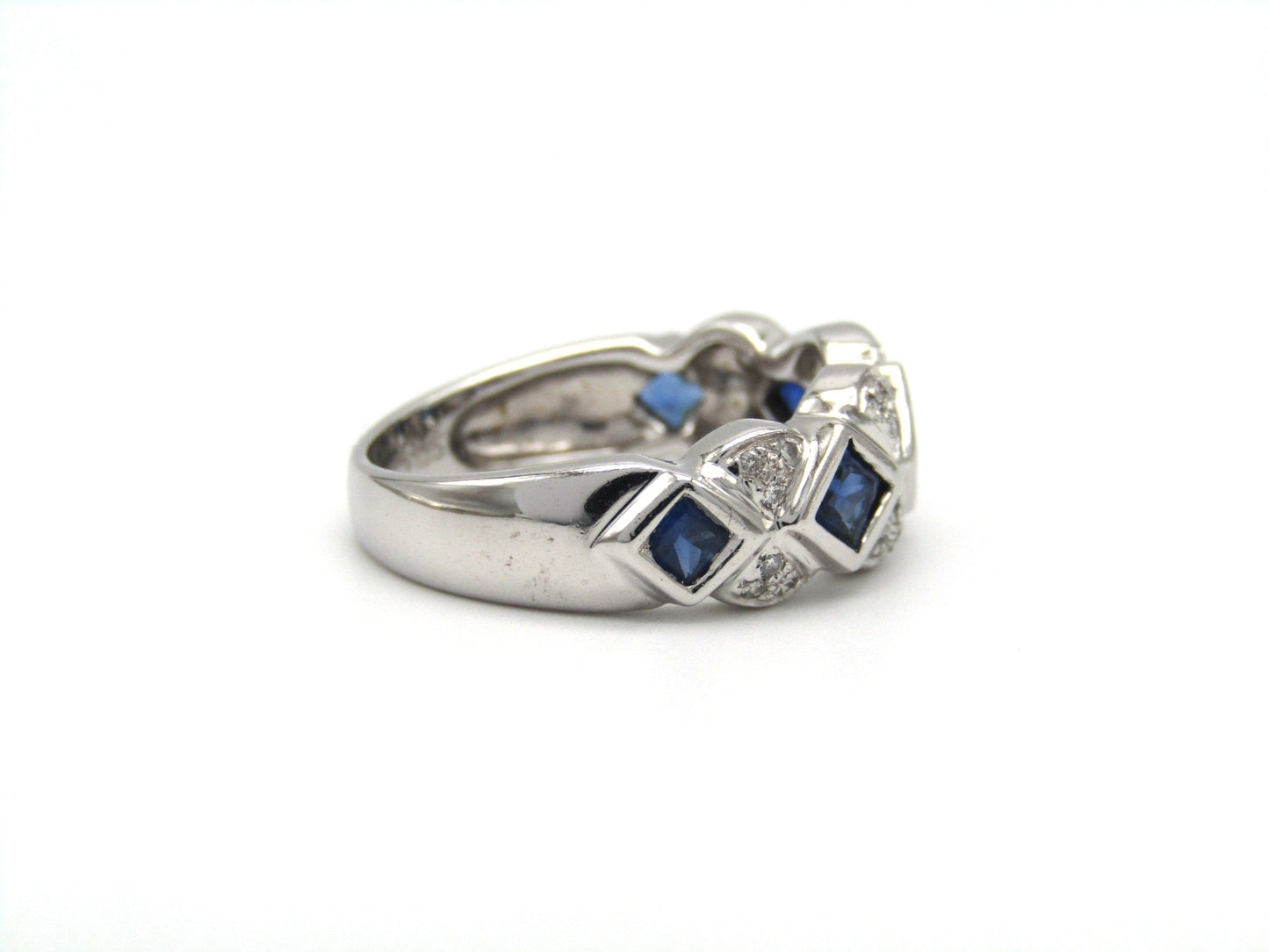 Estate, 18K gold sapphire and diamond ring