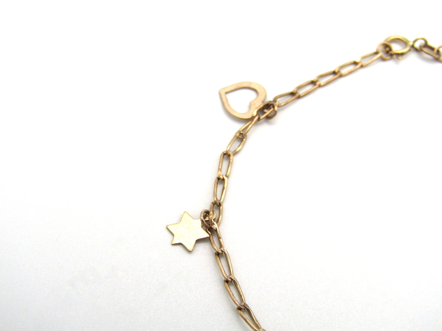 Estate, 9K gold charm bracelet