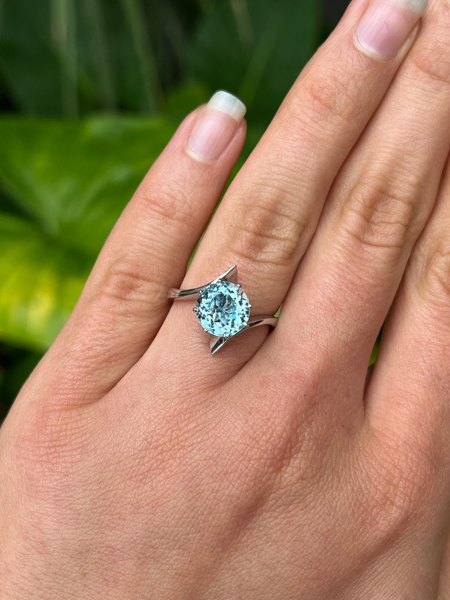 Estate, 18K gold aquamarine bypass ring