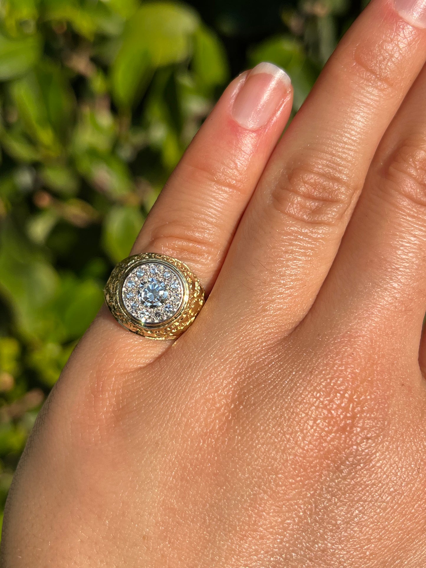 Vintage, 18K gold diamond cluster ring, c.1970s